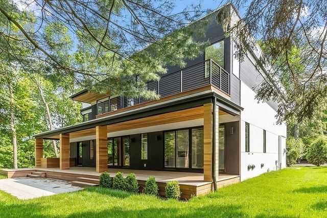 $4,700,000 | 21 Pine Ridge Road | Waban