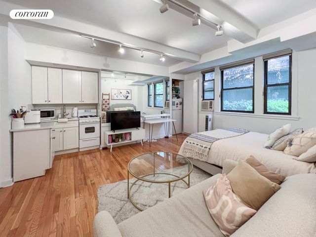 $2,300 | 211 East 35th Street, Unit 1F | Murray Hill