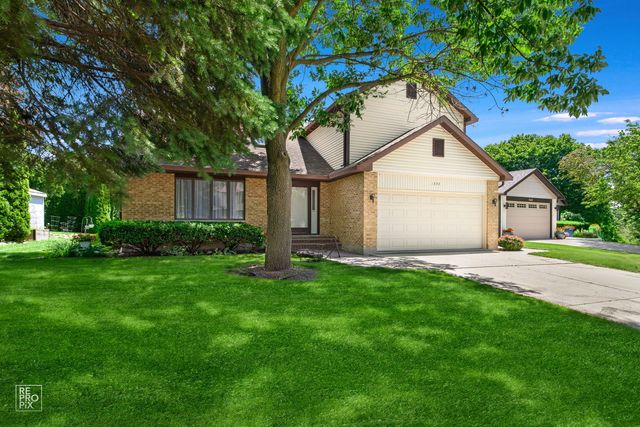 $3,300 | 1333 Rose Boulevard | Buffalo Grove