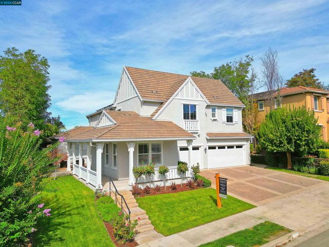 $2,649,880 | 5458 Sherwood Way | Windemere