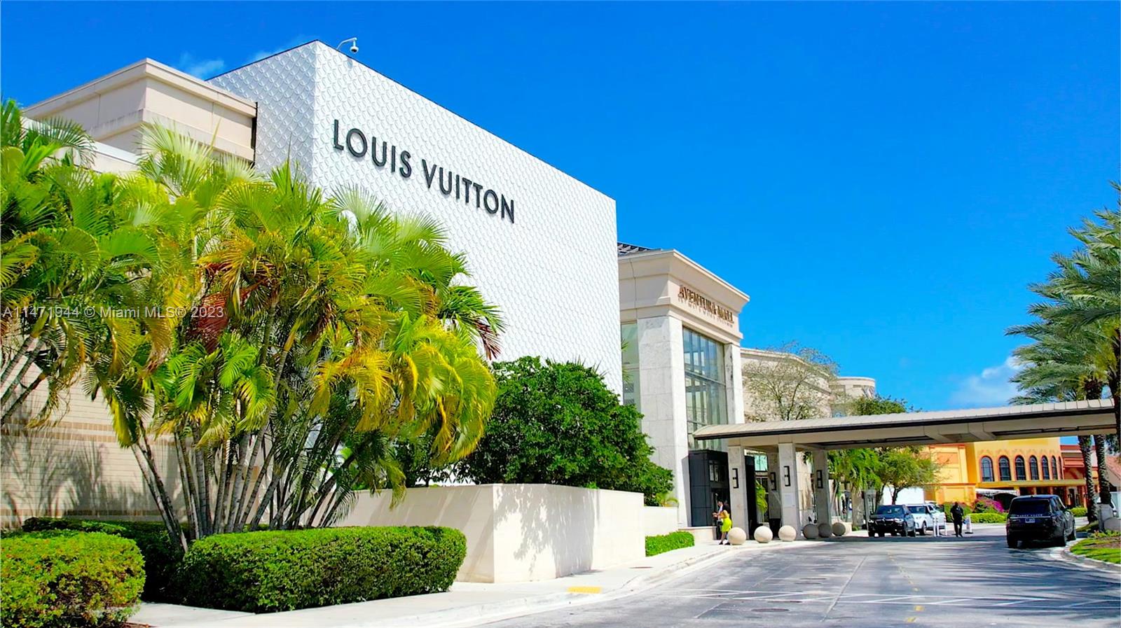 LOUIS VUITTON CLOSING DOORS AT BAL HARBOR SHOPS IN MIAMI, FL