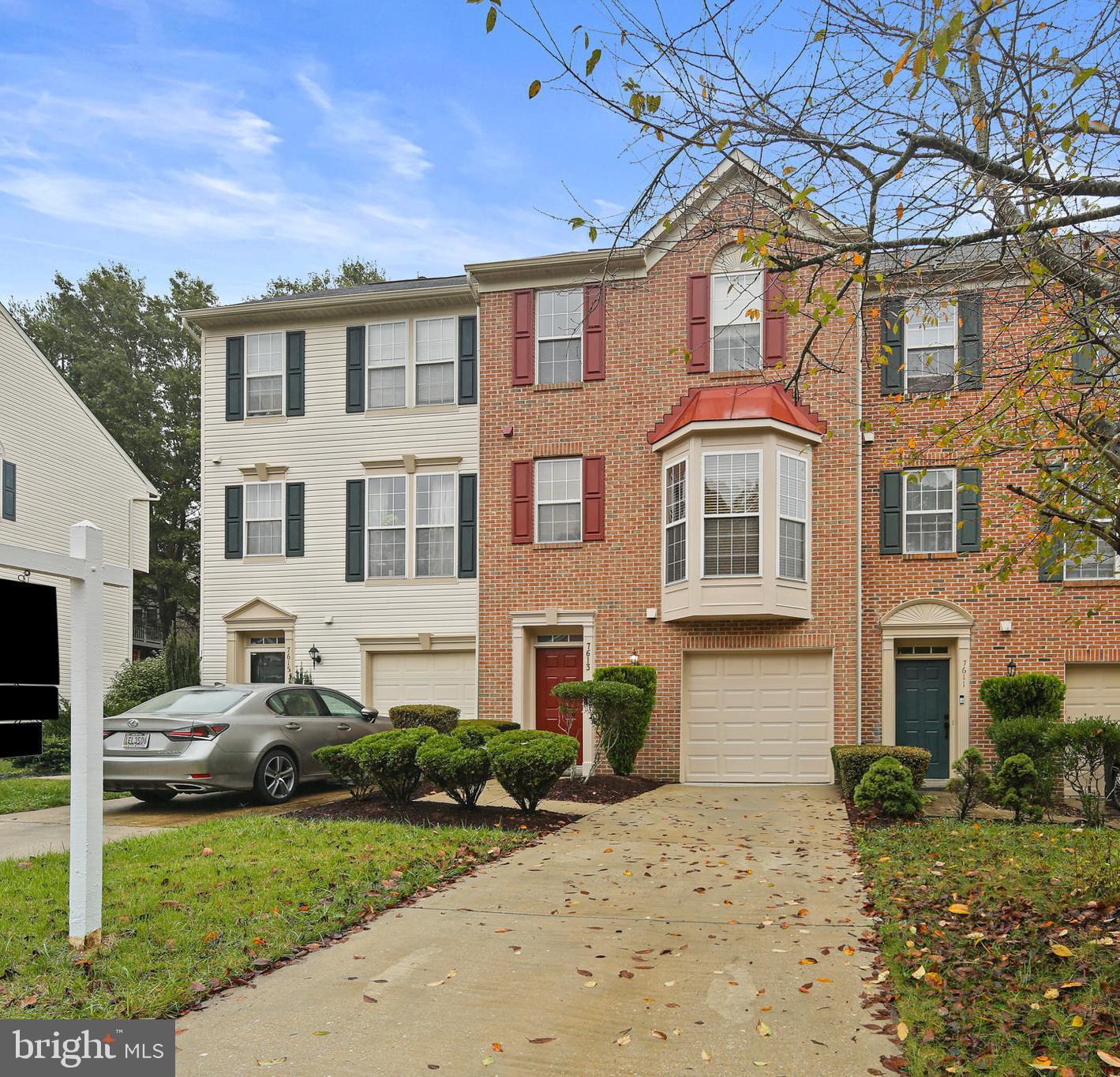 Elegant garage  townhouse w/ long driveway