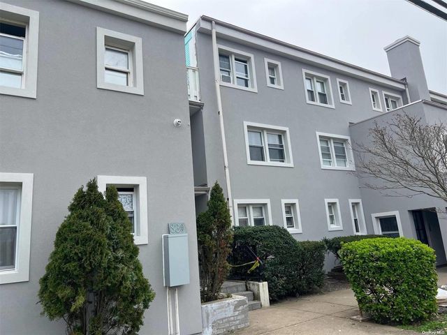 $2,000 | 830 East Broadway, Unit 105 | East End South