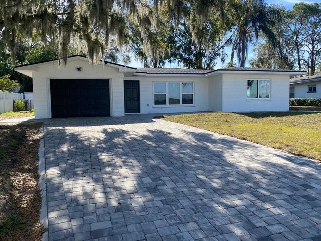 $314,999 | 1204 Lake Elbert Drive Southeast | Winter Haven