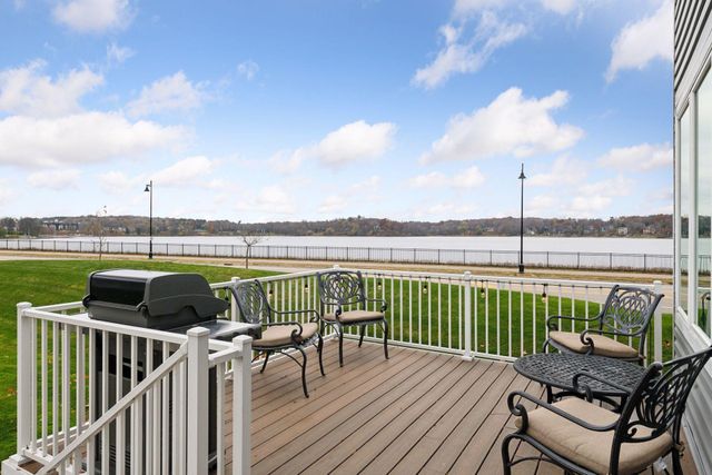 $375,000 | 1575 Wayzata Boulevard, Unit F | Long Lake