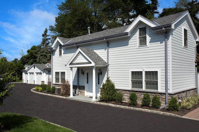 $2,495 | 1001 Montauk Highway, Unit 10 | West Islip