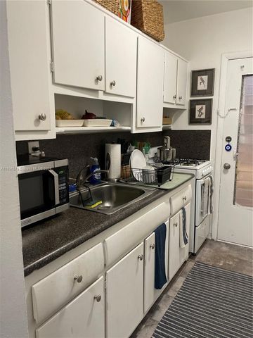 $1,725 | 7311 Gary Avenue, Unit 28 | North Beach