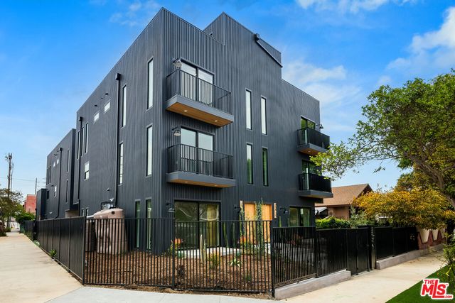 $4,195,000 | 354 Newland Street | Highland Park