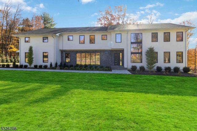 $3,250,000 | 13 Dogwood Drive | Brookside