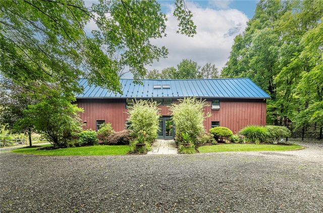 $1,695,000 | 101 Drake Road | Pleasant Valley