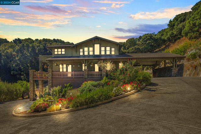 $2,890,000 | 100 Rancho De Maria