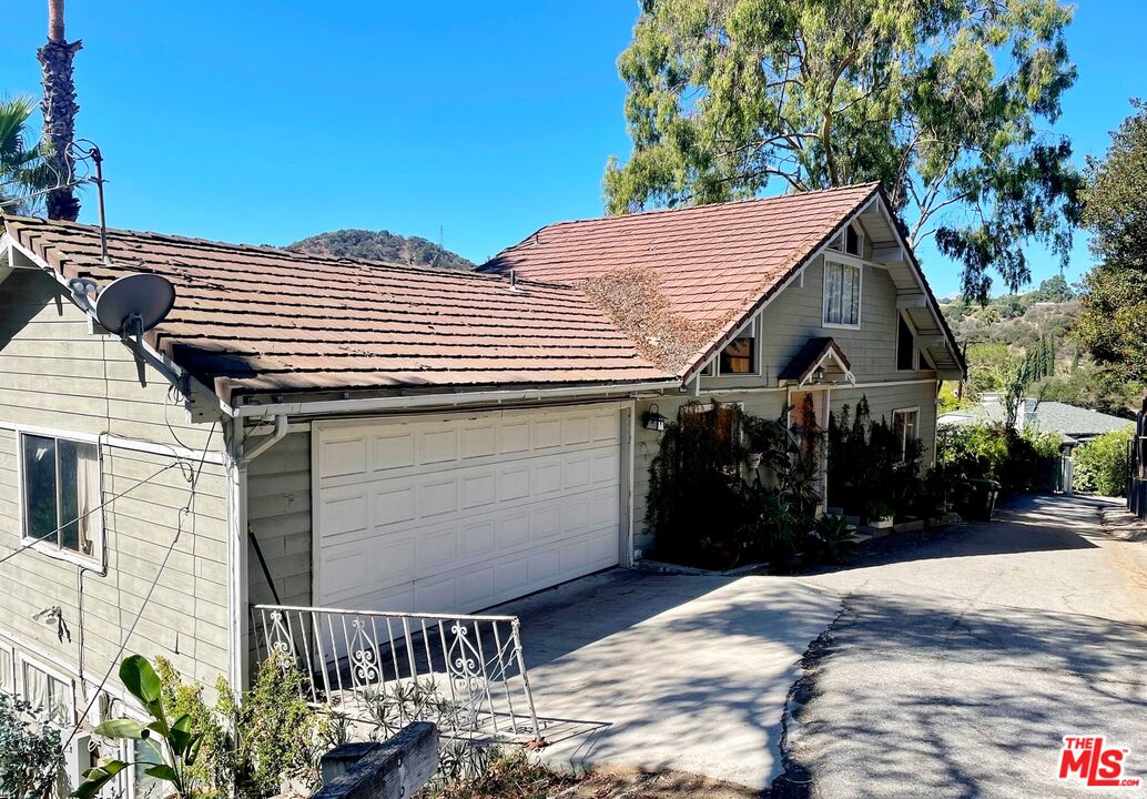 2256 Laurel Canyon Boulevard, Los Angeles, CA 90046