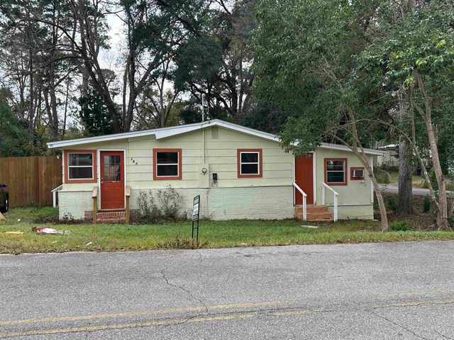 $1,250 | 182 Carver Avenue