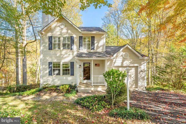 $525,000 | 6758 Hemlock Point Road | Eaglehead Pinehurst