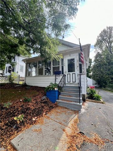 $1,750 | 140 East Oneida Street | Oswego