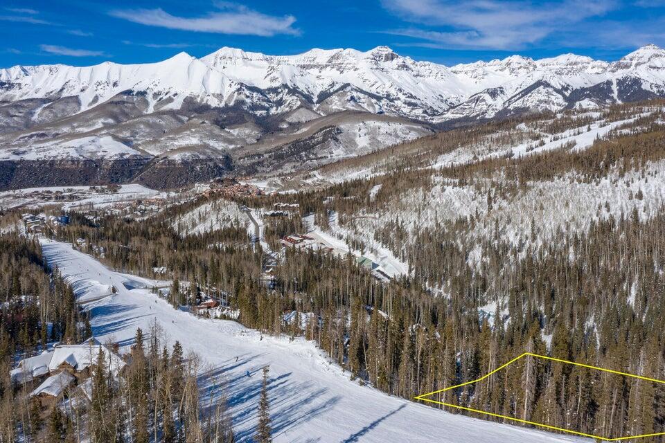 Trail-side Ski Lot