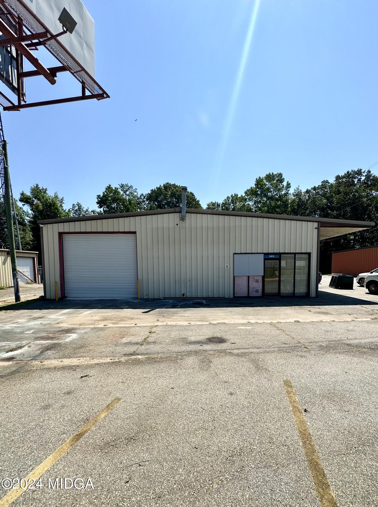 a view of parking area