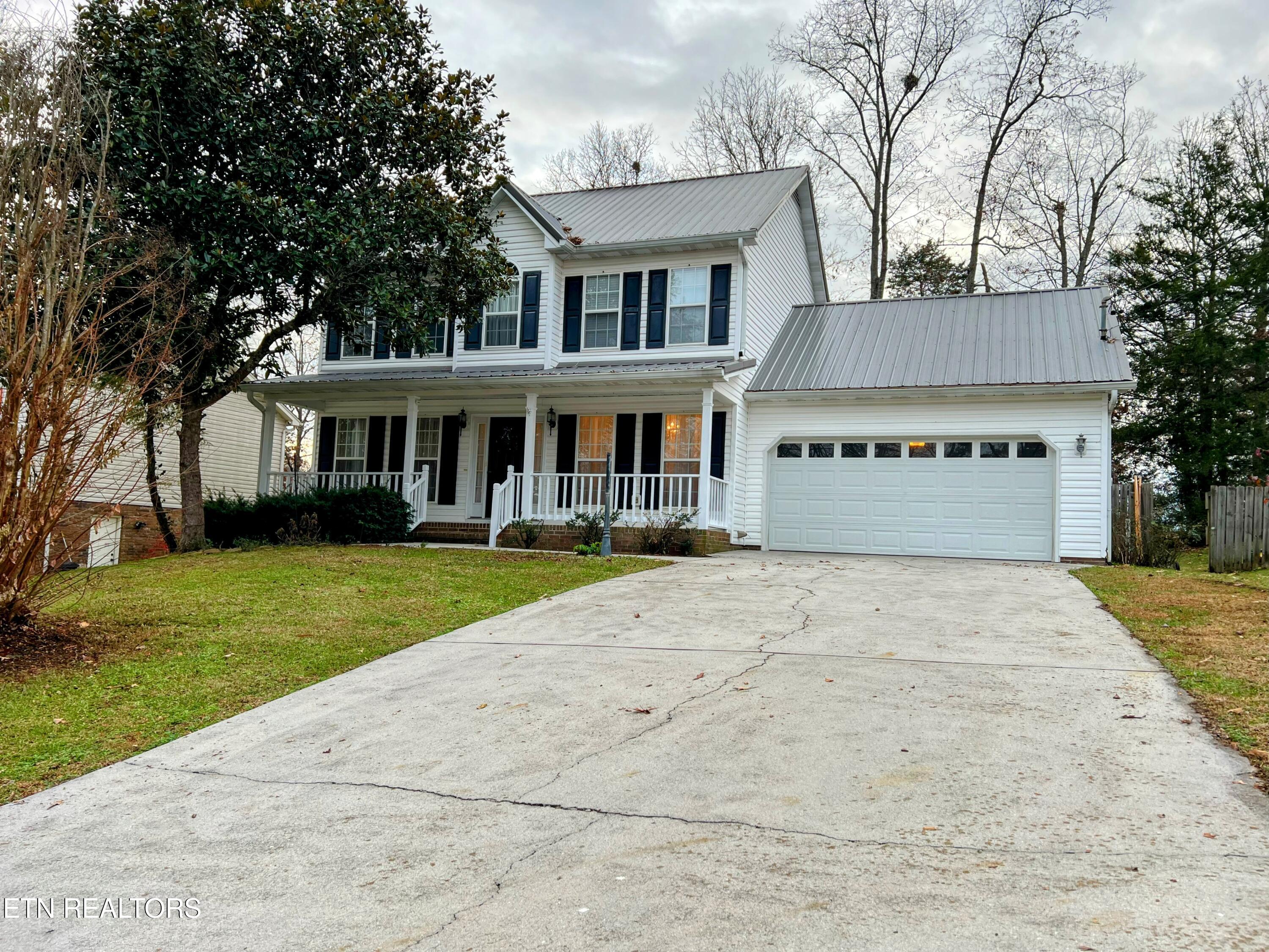 Traditional Home w/2 Car Garage