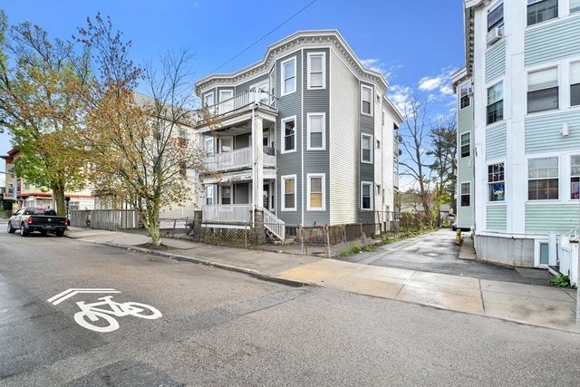 $3,900 | 349 Adams Street, Unit 3 | Dorchester