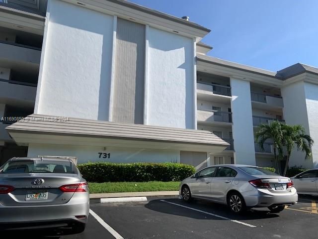 $1,750 | 731 North Pine Island Road, Unit 305 | Jacaranda