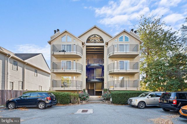 $279,900 | 1306 Riverview Avenue, Unit 7 | The Highlands