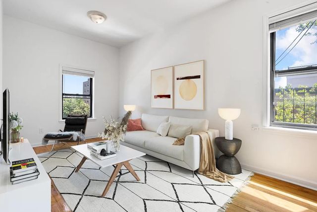 $3,200 | 244 Hoyt Street, Unit 4F | Boerum Hill