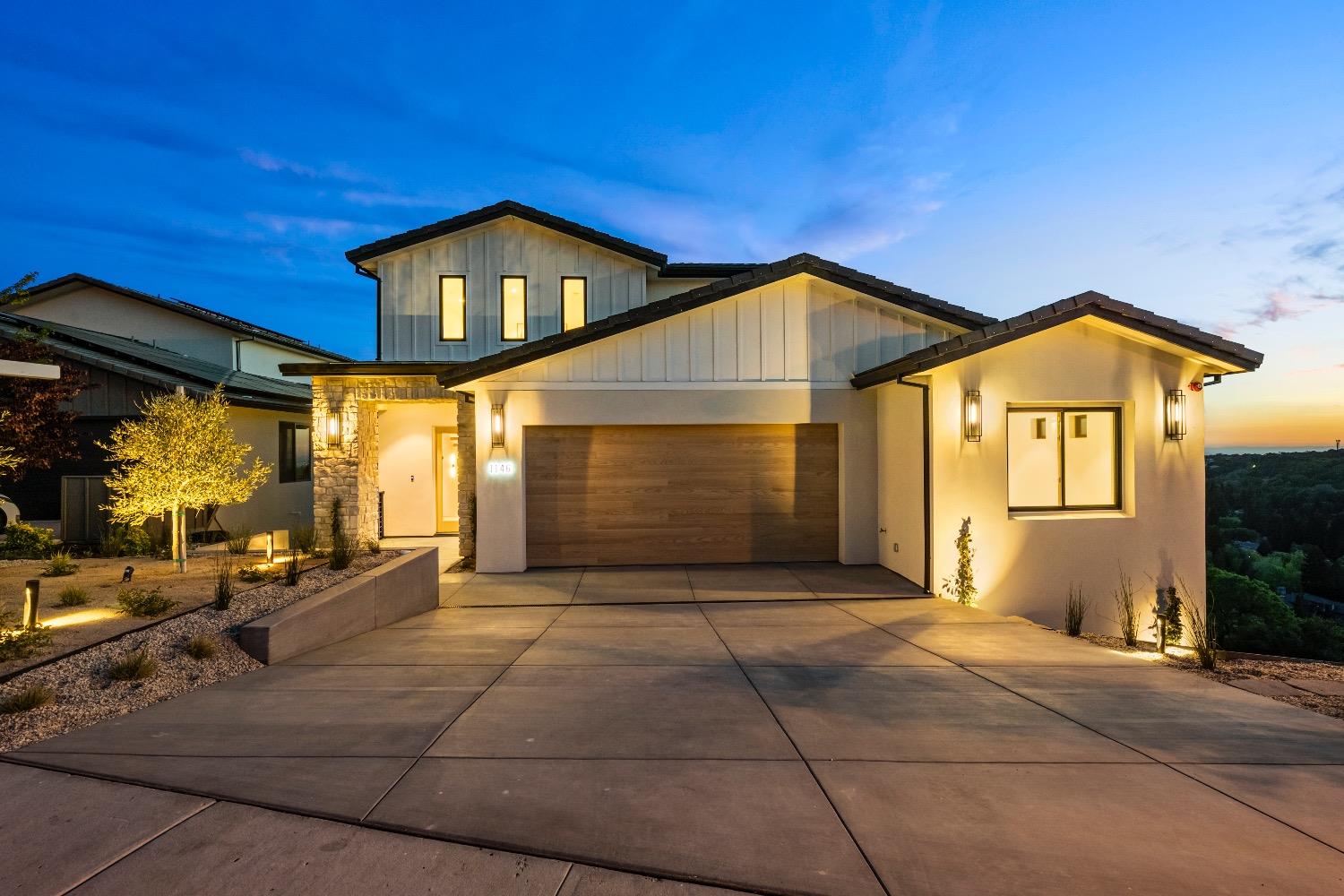 a view of a house with entertaining space