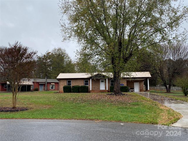 $330,000 | 130 Island Park Lane | Shiloh Township - Iredell County