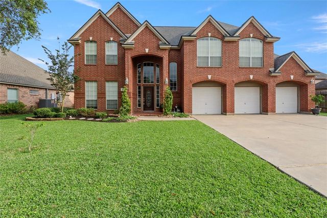 $484,900 | 54 Mahogany Court | Lake Jackson