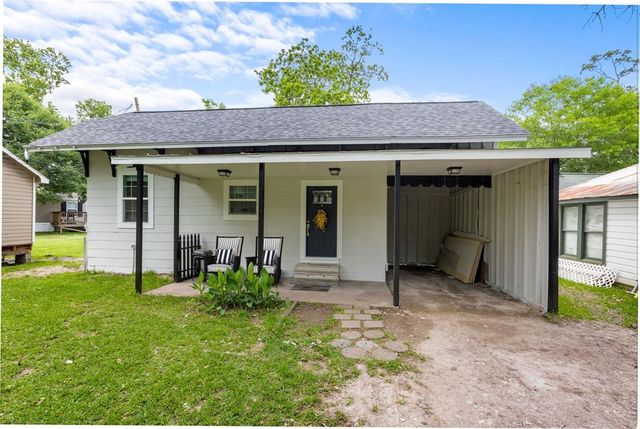 $2,050 | 412 Waco Avenue | League City