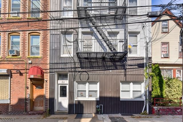 $2,300 | 86 Center Street | Botany Section