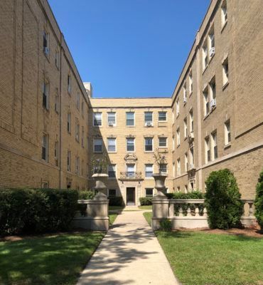 $1,450 | 2242 West Farwell Avenue, Unit 1B | West Rogers Park