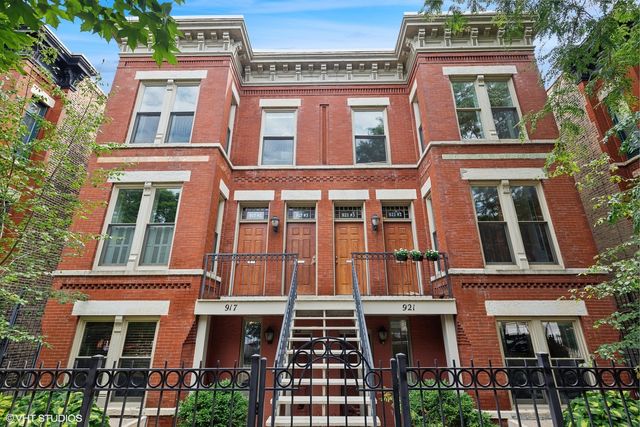 $495,000 | 921 West Webster Avenue, Unit 1 | DePaul