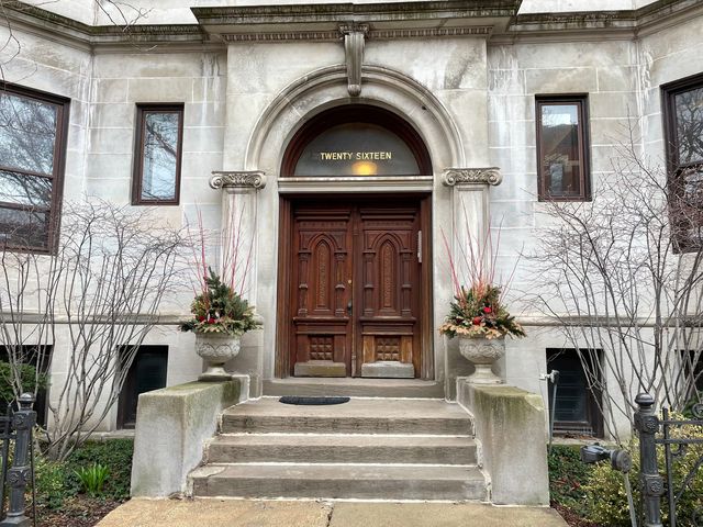 $799,000 | 2016 North Cleveland Avenue, Unit 2N | Lincoln Park