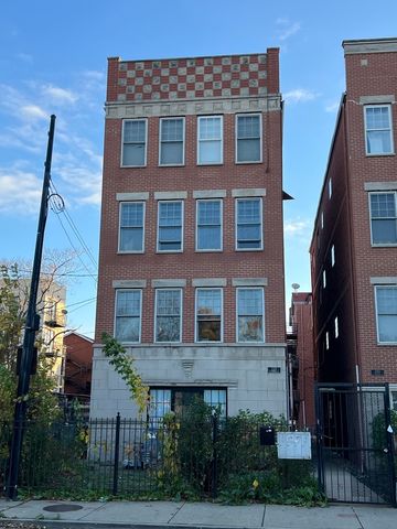 $2,450 | 2351 West Congress Parkway, Unit 1 | Tri-Taylor