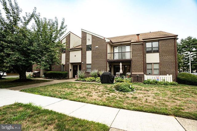 $165,999 | 1475 Mt Holly Road, Unit N2 | Edgewater Park