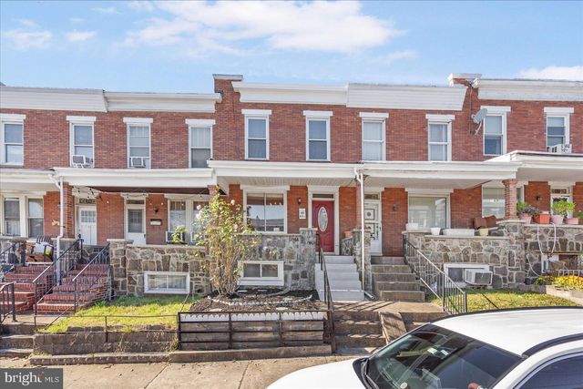 $279,900 | 834 Ponca Street | Greektown