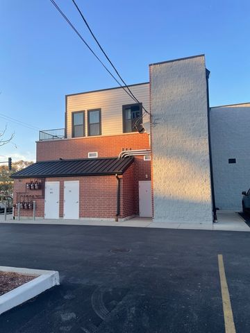 $2,000 | 10301 South Kedzie Avenue, Unit 2 | Mount Greenwood