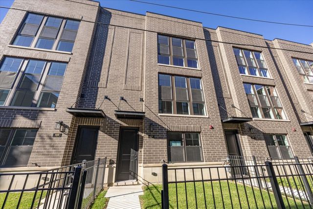 $599,900 | 4442 South Drexel Boulevard, Unit F | Kenwood