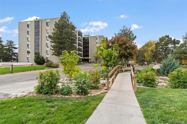 $257,000 | 13850 East Marina Drive, Unit 103 | Heather Gardens Seville