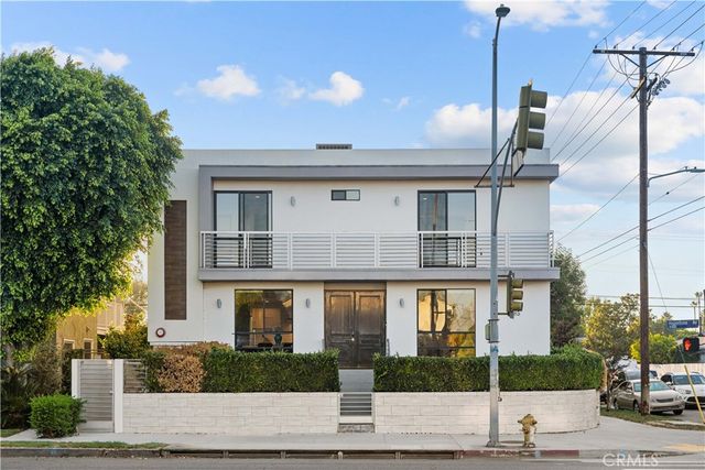 $1,050,000 | 4485 Hazeltine Avenue, Unit 1 | Sherman Oaks