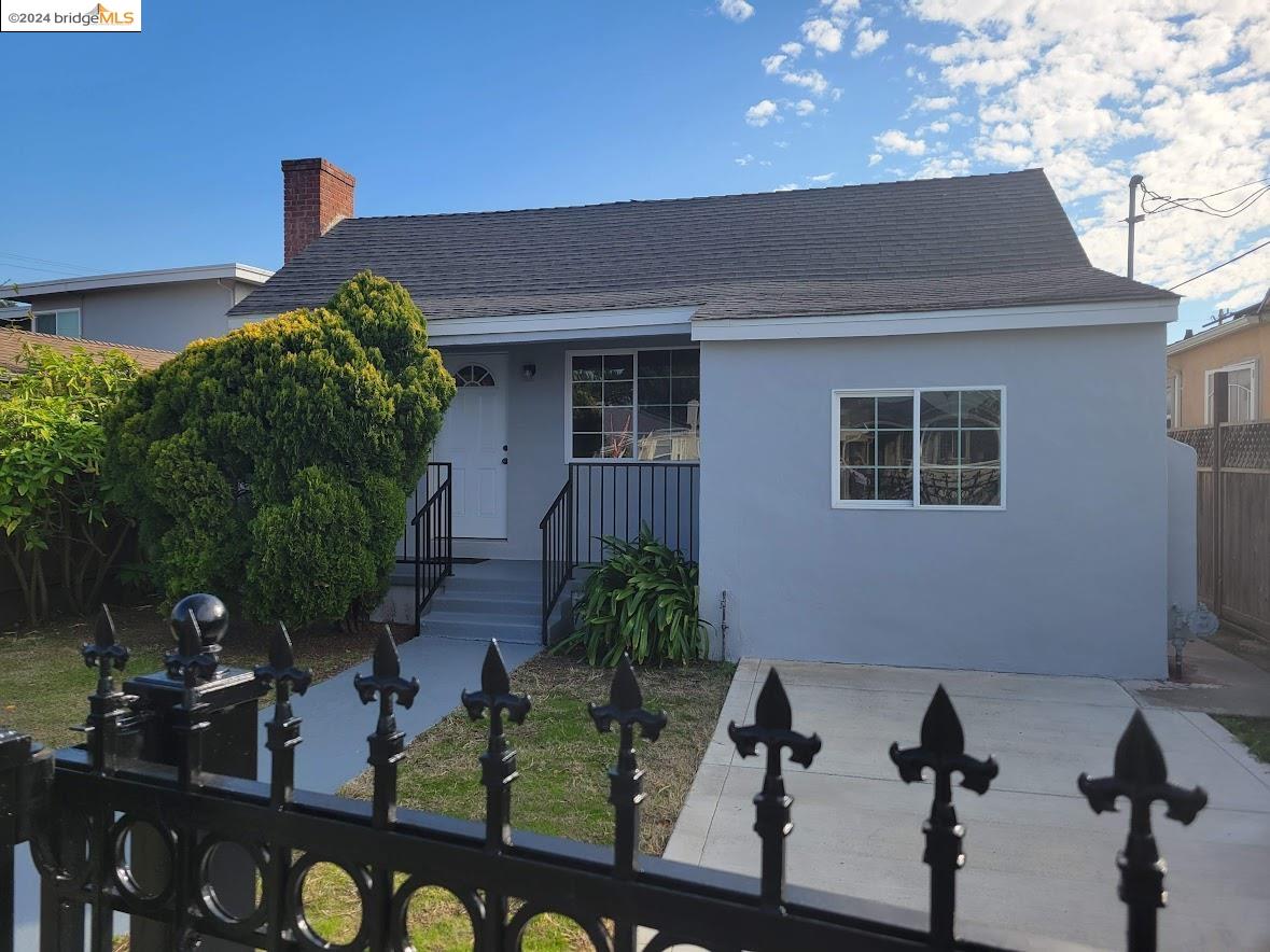 a house view with a outdoor space