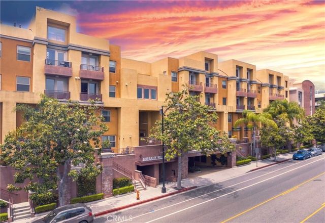 $795,000 | 201 East Angeleno Avenue, Unit 114 | Dowtown Burbank