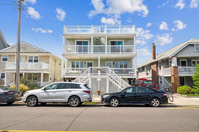 $1,380,000 | 856 Brighton Place, Unit 856 | Corinthian