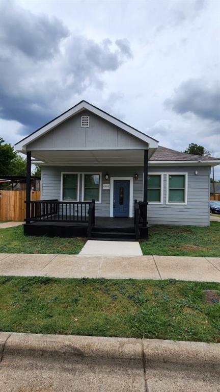 a house that has garden