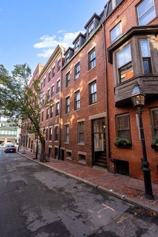 Beacon Hill Boston Neighborhood Guide - Compass