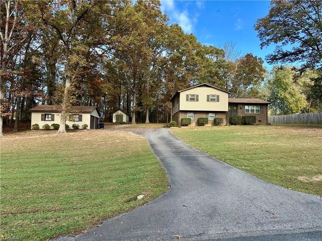 $300,000 | 5220 Windemere Circle | Trinity Township - Randolph County