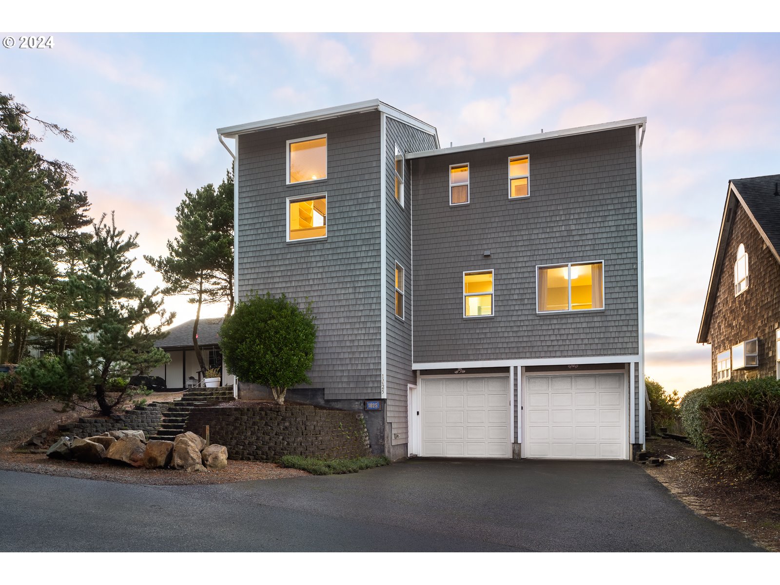 a view of a house with windows