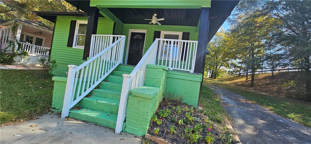 a view of an front door and deck