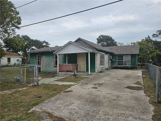 $250,000 | 734 Young Street | Rockport